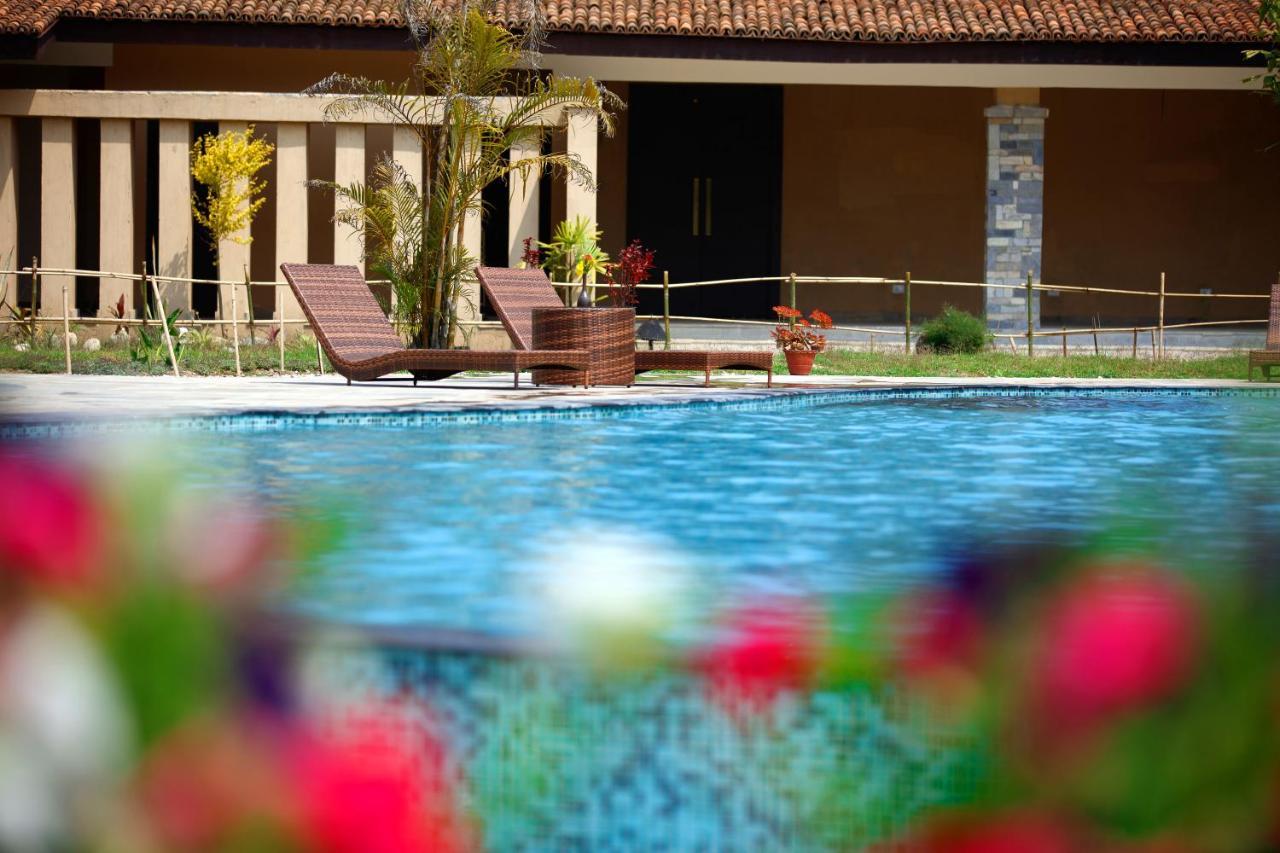 Jungle Villa Resort - Near Chitwan National Park Экстерьер фото